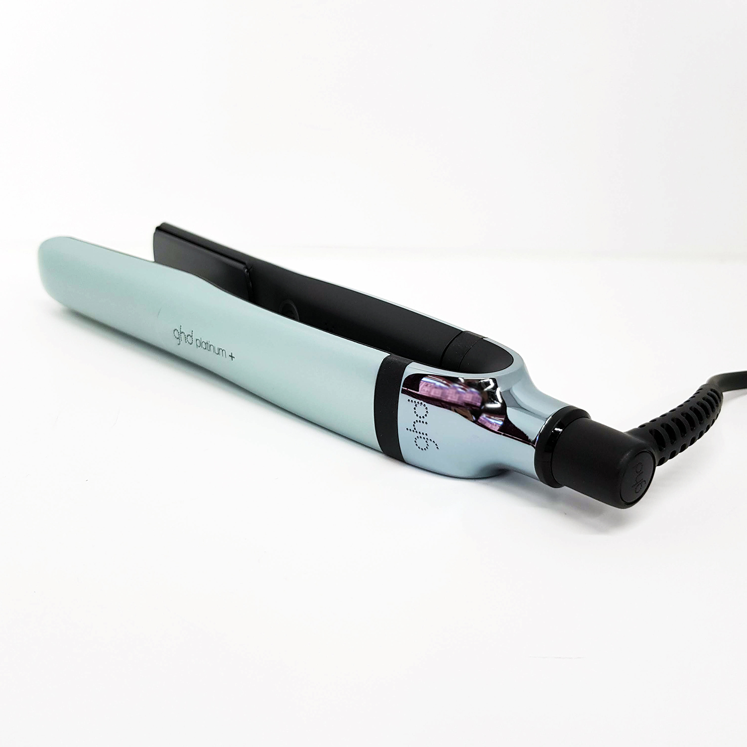 Plancha de pelo GHD Platinum+ azul pastel – Essence Estilistas